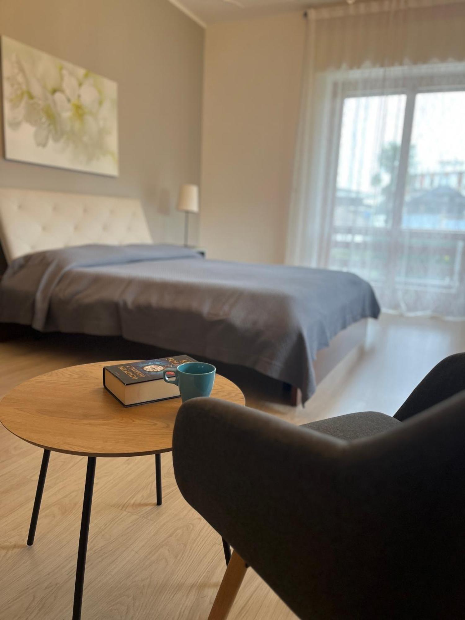 Bella Vita Guesthouse -Parcheggio Privato Interno Arona Εξωτερικό φωτογραφία