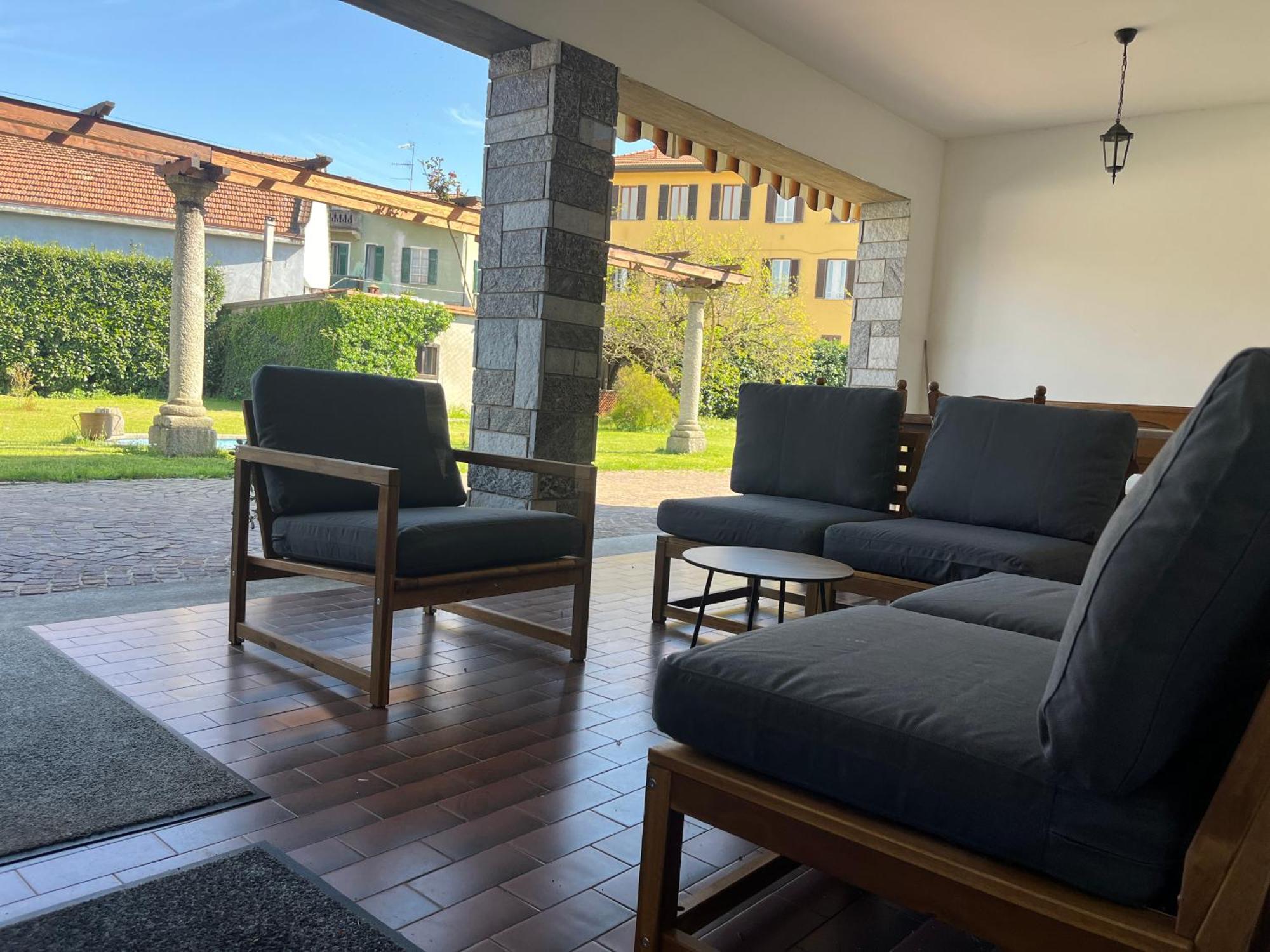 Bella Vita Guesthouse -Parcheggio Privato Interno Arona Εξωτερικό φωτογραφία
