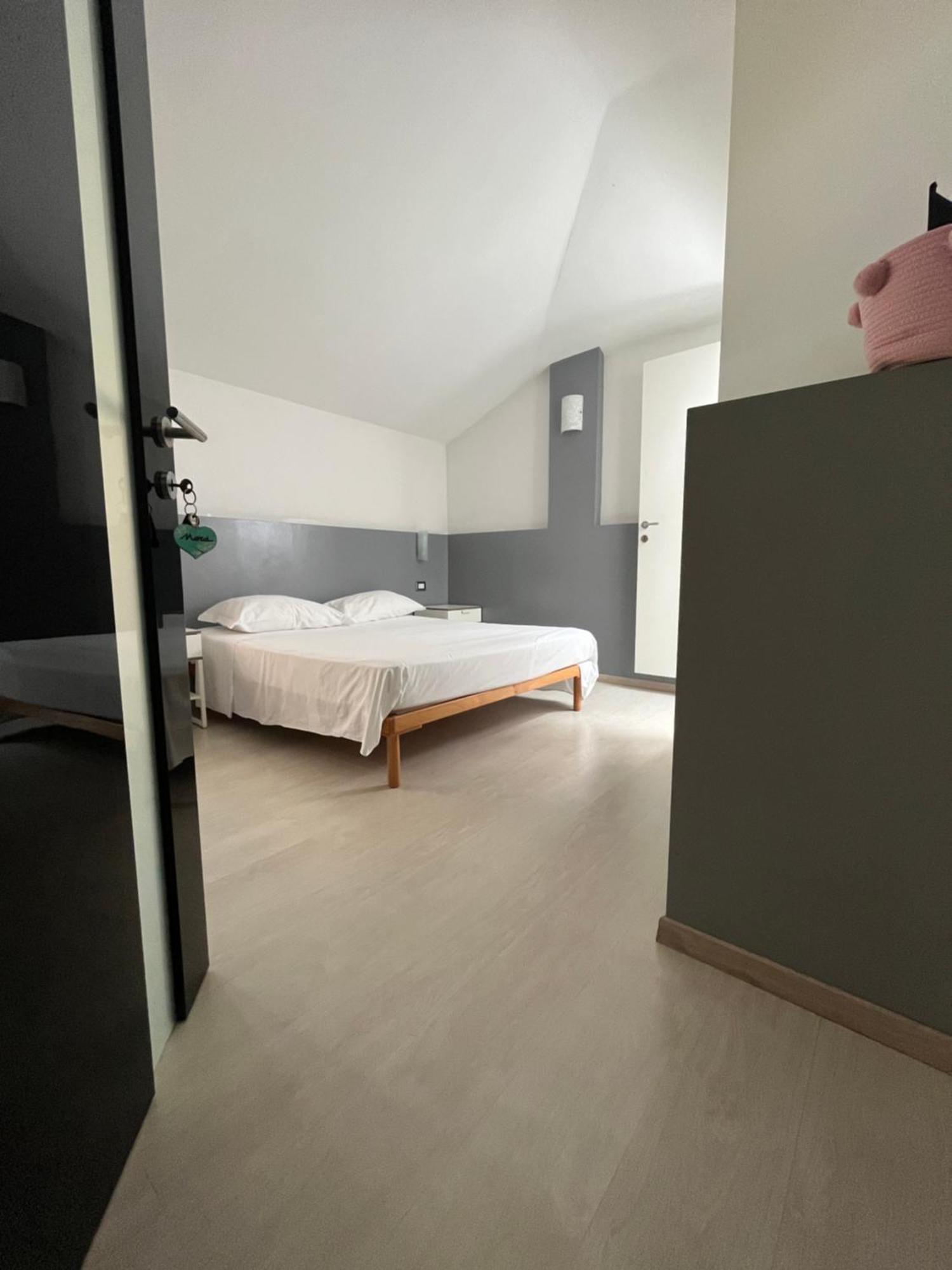 Bella Vita Guesthouse -Parcheggio Privato Interno Arona Εξωτερικό φωτογραφία