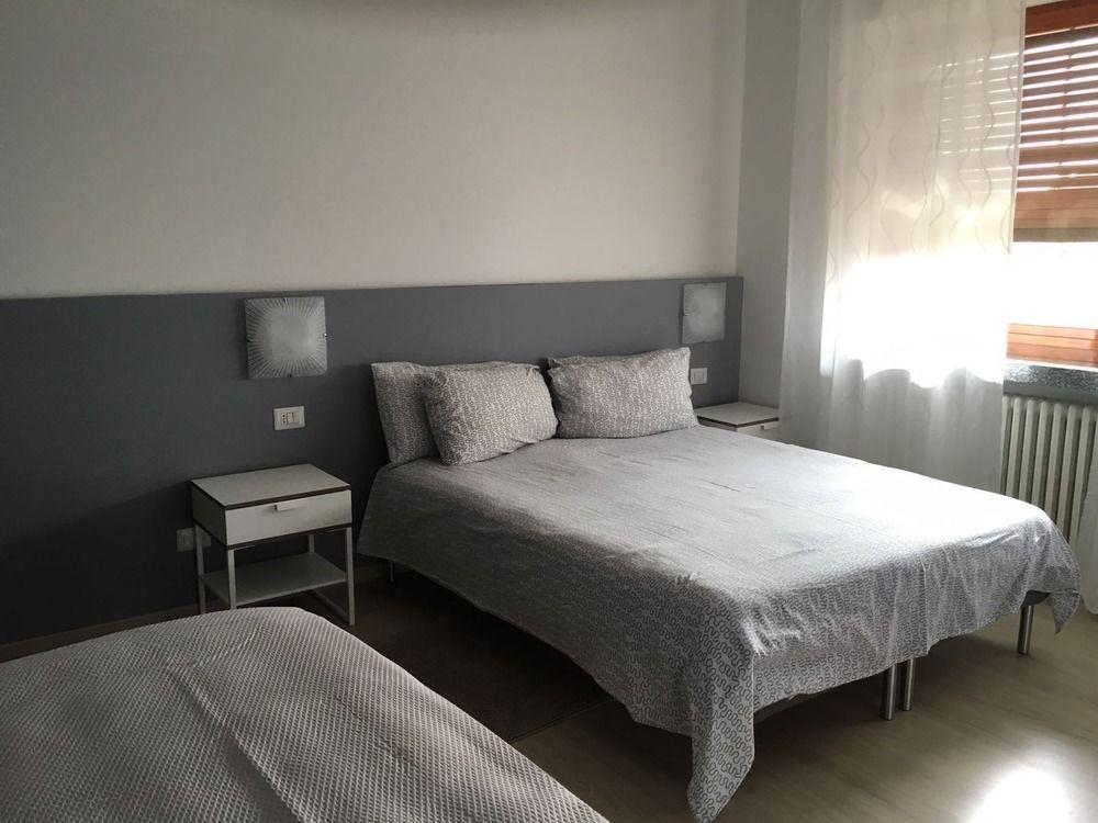 Bella Vita Guesthouse -Parcheggio Privato Interno Arona Εξωτερικό φωτογραφία
